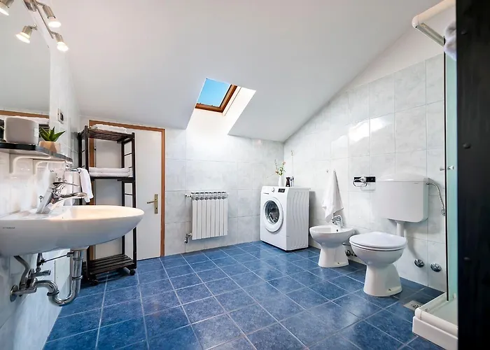 Marija 아파트 로비니